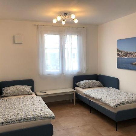 Pension Chen Mit 2 Schlafzimmern, Ebk, Separat Balkon Griesstatt Buitenkant foto