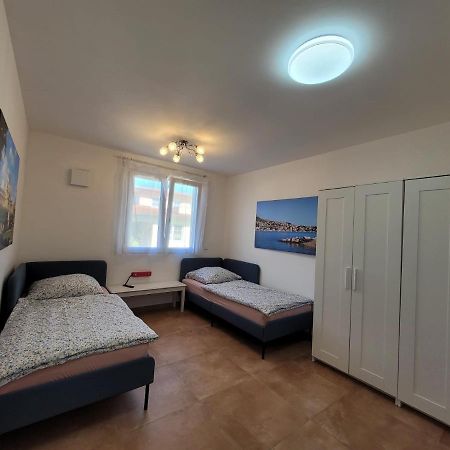Pension Chen Mit 2 Schlafzimmern, Ebk, Separat Balkon Griesstatt Buitenkant foto