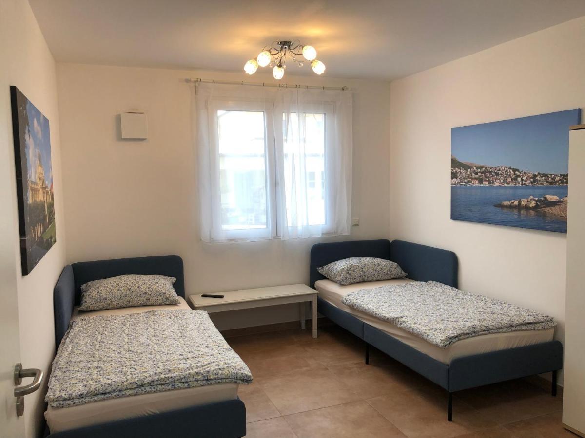 Pension Chen Mit 2 Schlafzimmern, Ebk, Separat Balkon Griesstatt Buitenkant foto