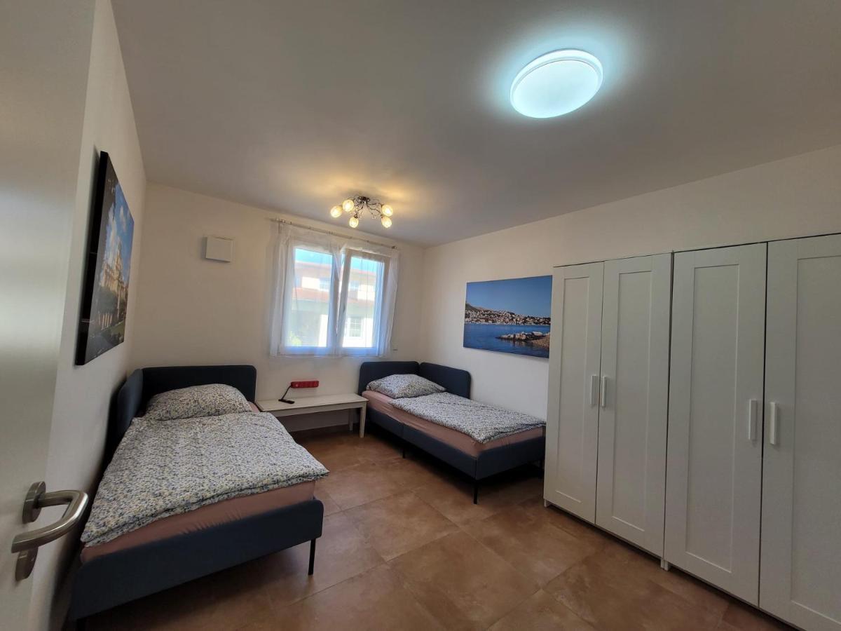Pension Chen Mit 2 Schlafzimmern, Ebk, Separat Balkon Griesstatt Buitenkant foto